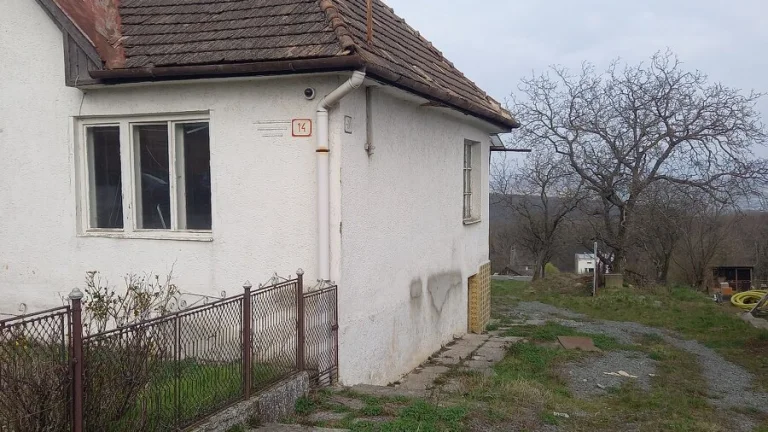 Rodinný dom s veľkým pozemkom - Košická Nová Ves