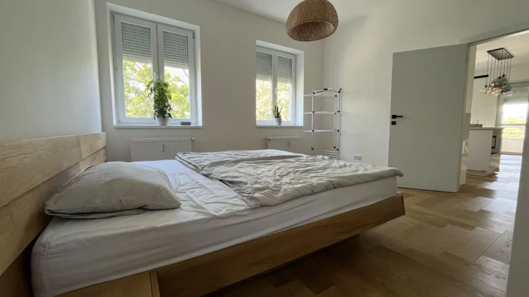 Staré mesto, 74 m2 - Továrenská 18, Na PRENÁJOM