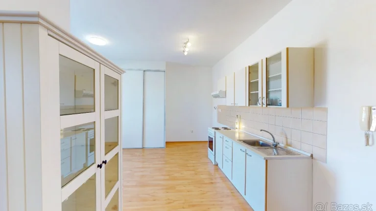 REZERVOVANÉ menší 2 izb.byt s balkónom 40m2
