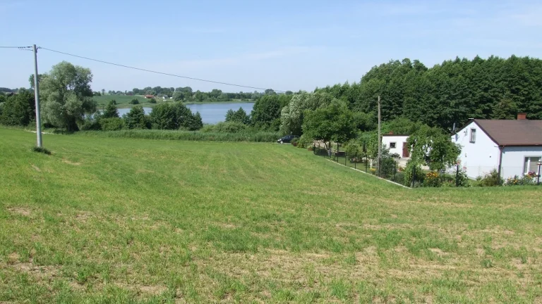 Działka budowlana 3330m2 nad jeziorem Dąbrówka