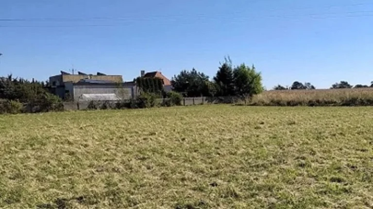 Działki budowlane o pow. 990 m2 i 1400m2, Wojciechówka