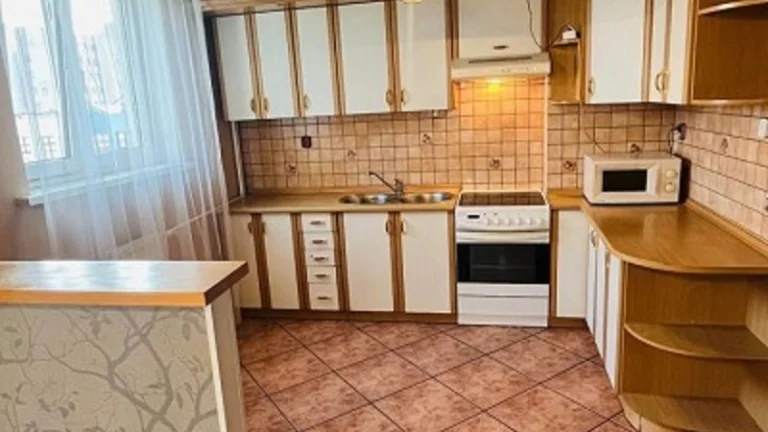 Mieszkanie o powierzchni 63m2, balkon, III piętro,Podmiejska