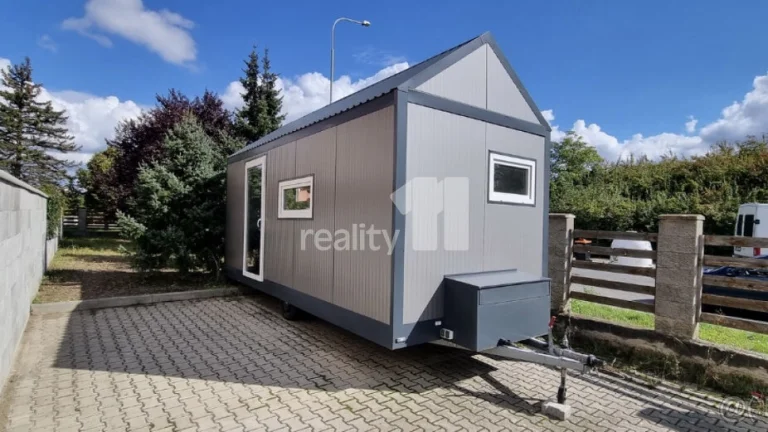Stylový mobilní domek se zahradou 270m2 v Praze 5, Barrando