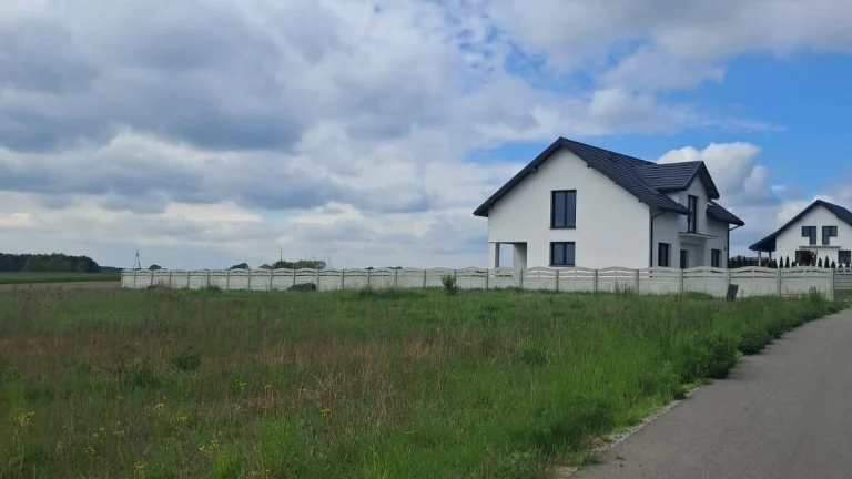 Działki budowlane o powierzchni 1300m2 do 1600m2, gm. Lisków