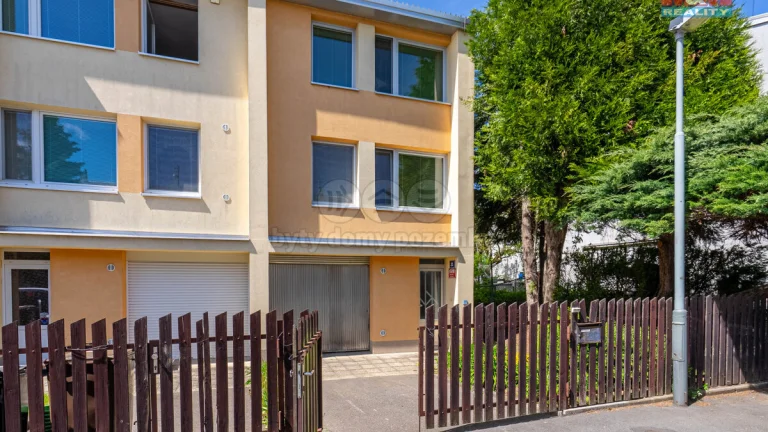 Prodej rodinného domu 6+1, 142 m², Praha 8 - Kobylisy