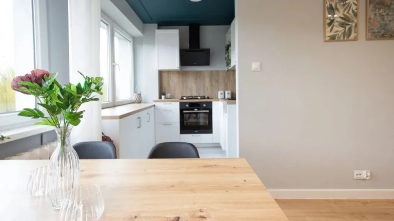 3 pokoje, 53.50m2, II piętro, po remoncie, os.Widok