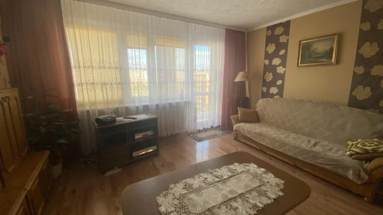 3 pokoje, 62.50m2, balkon, winda, do remontu, Os.Dobrzec