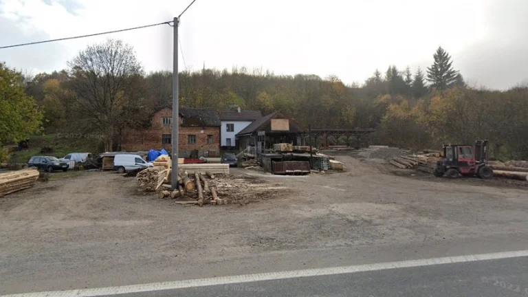 Prodej výrobního areálu s bytem