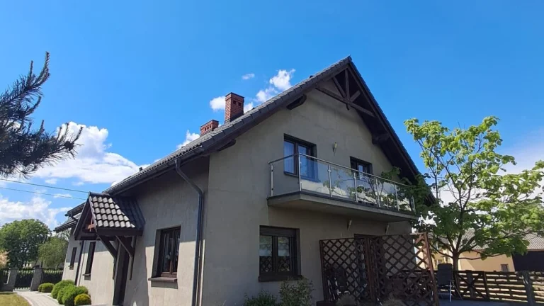 Dom parterowy z użyt. poddaszem o pow. 200 m2,Kościelna Wieś