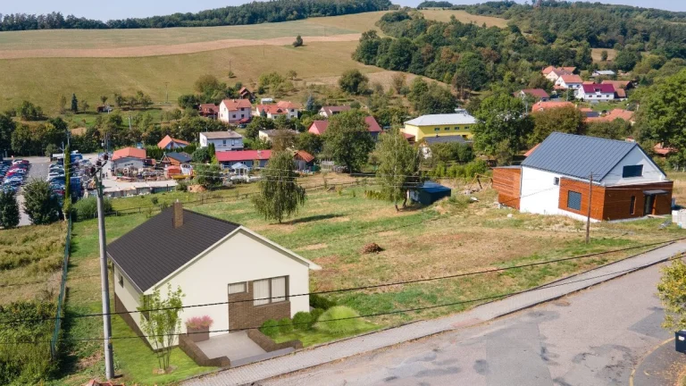 Prodám Stavební Pozemek 1162 m2 Kaňovice-Zlín