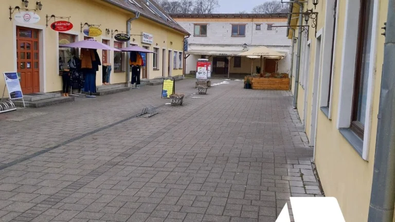 Prenájom - 168 m2, obchodný priestor - Zlaté Moravce