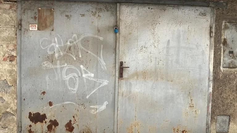 Pronajmu Garáž - Ostrava - Radvanice ulice Na Hrázkách