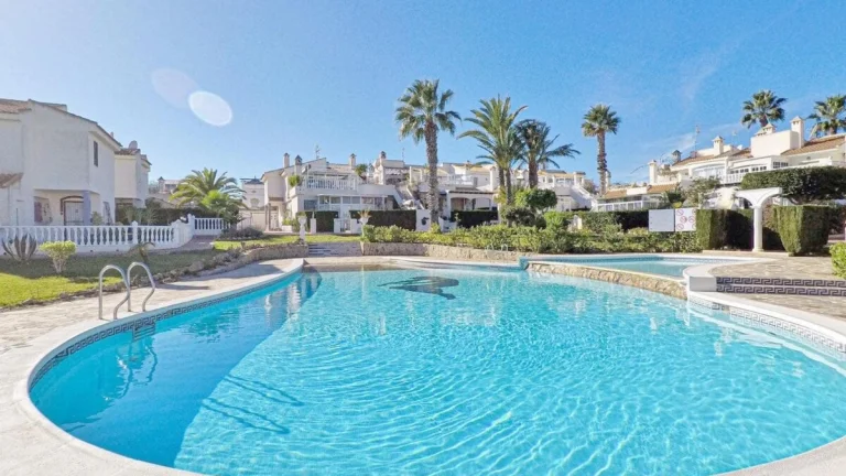 Torrevieja – Los Balcones, Los Altos
