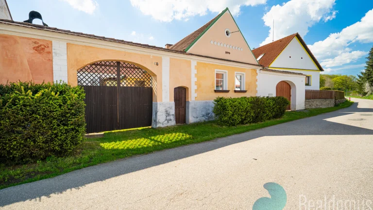Venkovská usedlost, 90m2, uzavřený dvůr, zahrada, Purkarec,