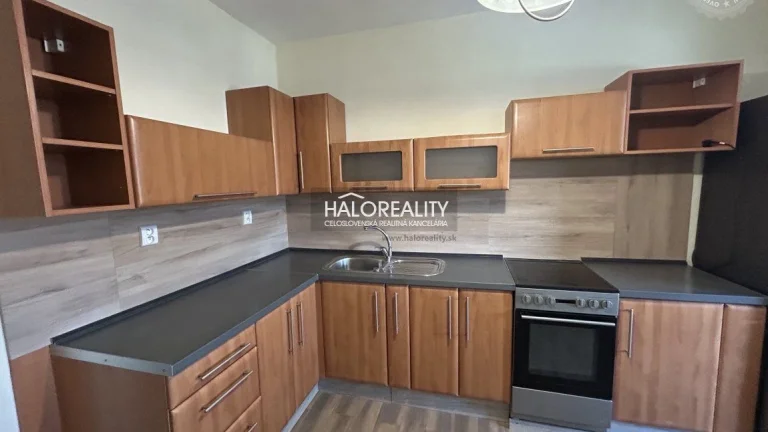 HALO reality - Predaj, trojizbový byt Prievidza, Sídlisko Za