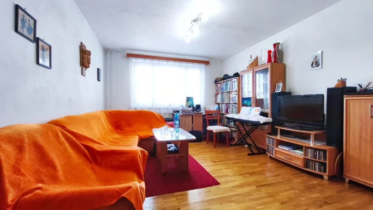 REZERVOVANÉ 3 izbový byt s loggiou - Sibírska ulica