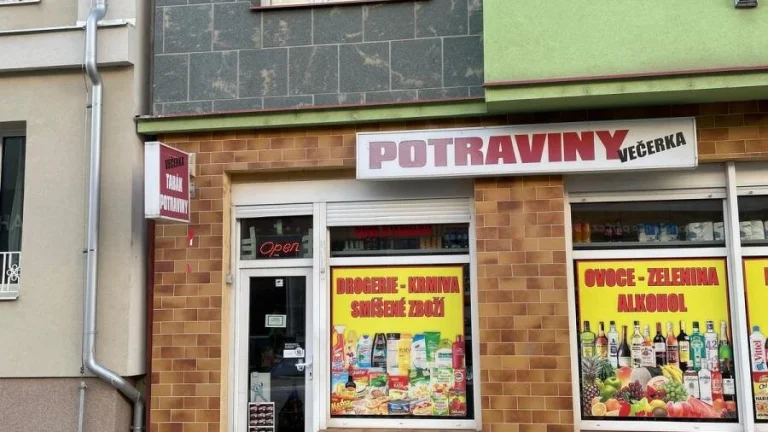 Nebytový prostor k pronájmu vhodný pro potraviny / obchod.
