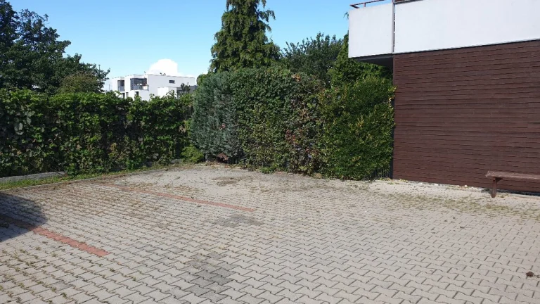 Parkovanie Závodná 17 Bratislava