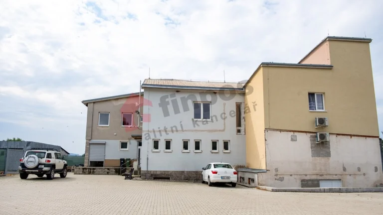 Pronájem kanceláře v Pětihostech