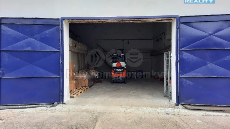 Pronájem skladu, 216 m², Louny, ul. Říční