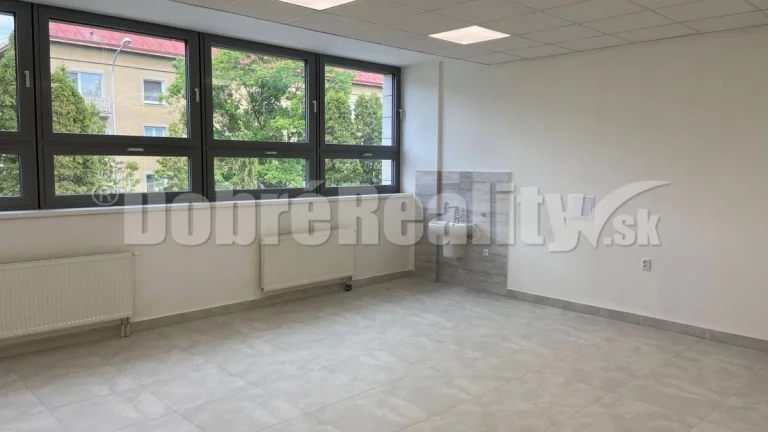 Na prenájom pekný komerčný priestor v luxusne zrekonštruovan