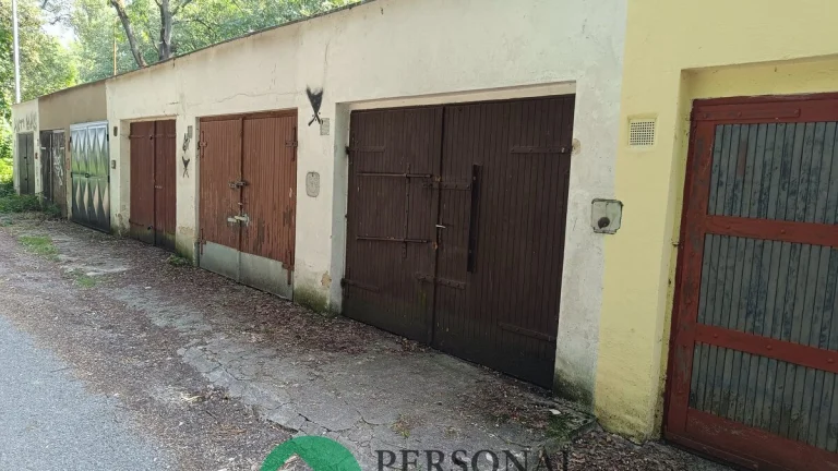 Prodej Garáže 17 m2 - Poděbrady, ev.č. 01643
