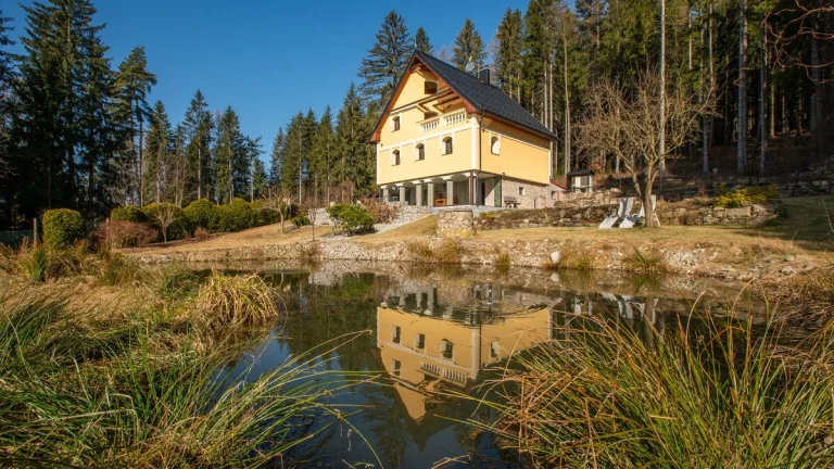 Dům v krásné přírodě Krušných hor. Sleva 0,5 mil.Kč.