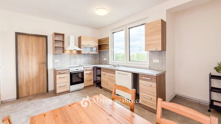Pronájem bytu 2+1, 60 m2, balkon, parkovací stání - Znojmo,