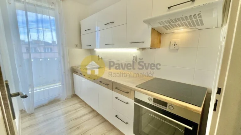 Pronájem bytu 2+1, 52 m², lodžie/sklep ve Volyni, okr. Strak