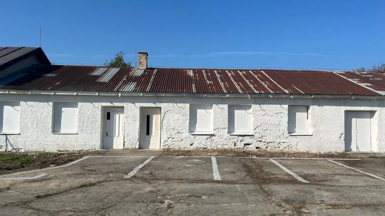 Na Predaj: Sklad 294 m2 s pozemkom 513 m2