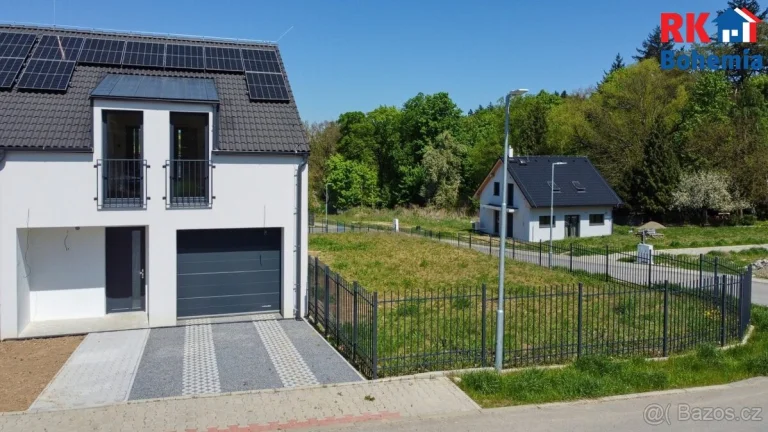 Prodej rodinného domu 5+kk s garáží, parkovacím stáním a zah