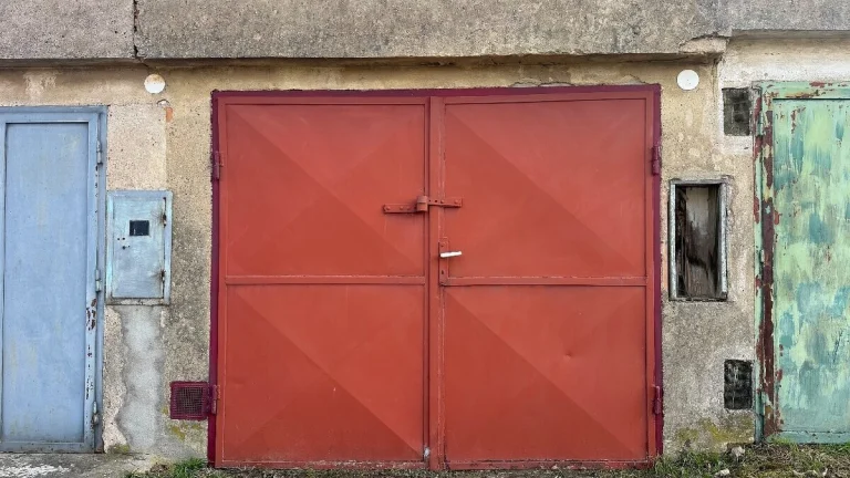 Garáž (elektřina, montážní jáma)