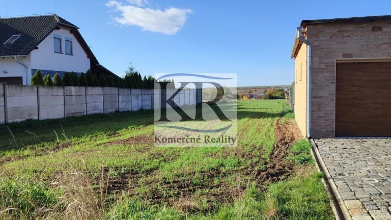 EXKLUZÍVNE – stavebný pozemok 700m2, Zvončín