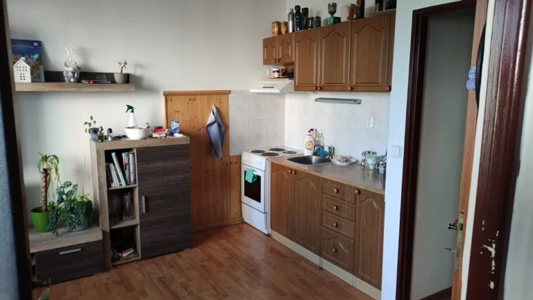 Pronajmu byt 1+1 v panelovém domě v centru Rumburka
