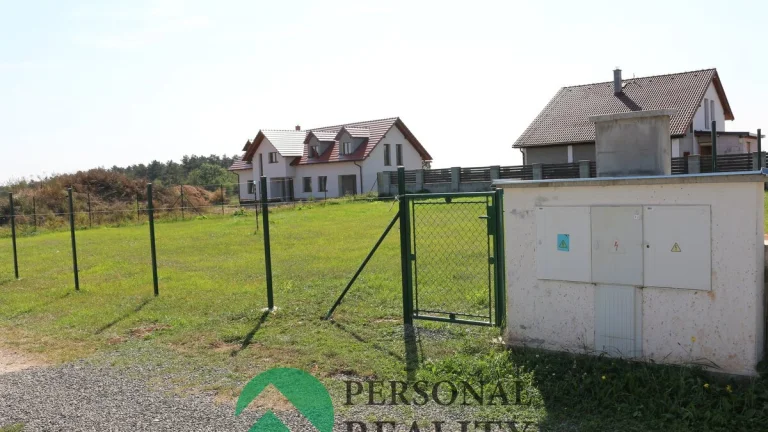 Prodej pozemky pro bydlení, 895 m2 - Milostín - Povlčín