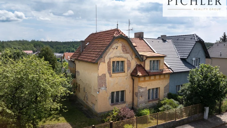 Prodej patrového RD s pozemkem 643 m2, Lužná (okr. Rakovník)