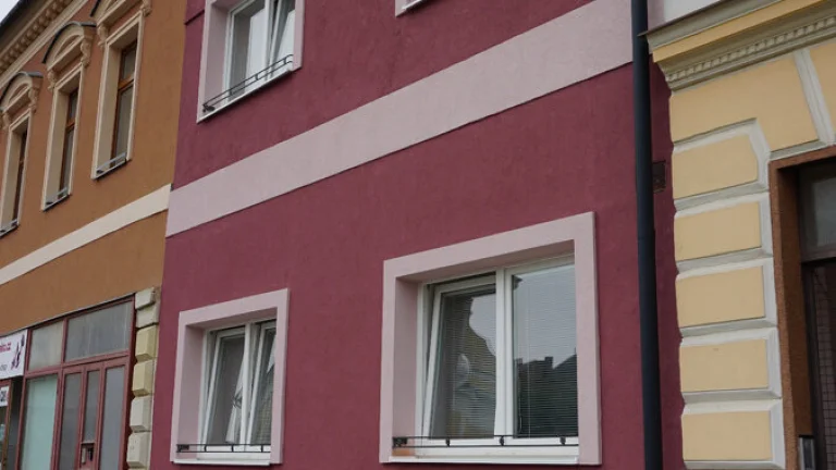 Bytový dům na náměstí v Úpici