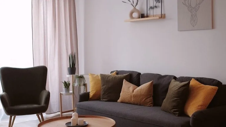PRIESTRANNÝ 2-IZB. APARTMÁN V SRDCI DONOVALOV