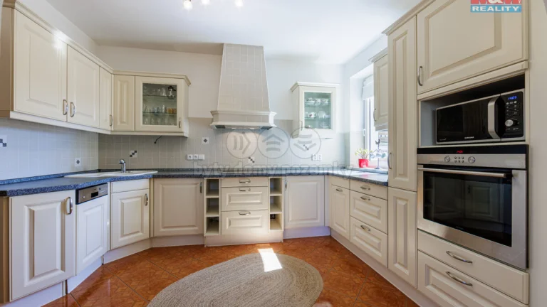 Prodej rodinného domu, 354 m², Dalovice, ul. V Břízkách