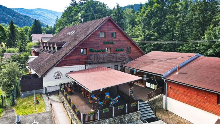 Prodej hotelu, penzionu, 1770 m², Malenovice
