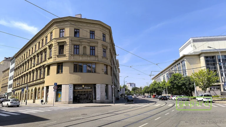 Pronájem krásného bytu 2+kk po rekonstrukci v historickém ce