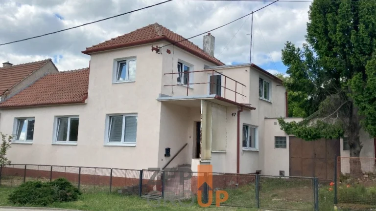 Prodej rodinného domu o rozloze 240 m2 - Újezd u Rosic