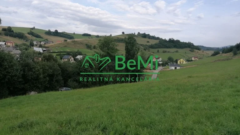 Na predaj pekný pozemok v obci Pucov 114-14-MOV