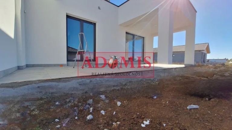 Predám 2 x 4izb. bungalovy 128m2 Vyšná Kamenica,len 15min z