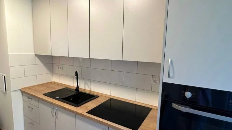 SPEKTRUM REALITY- Na PREDAJ 3 -izbový byt, 64m2 s loggiou, H