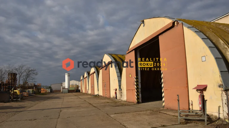 Pronájem skladové prostory 115 m2 v přízemí, Bzenec