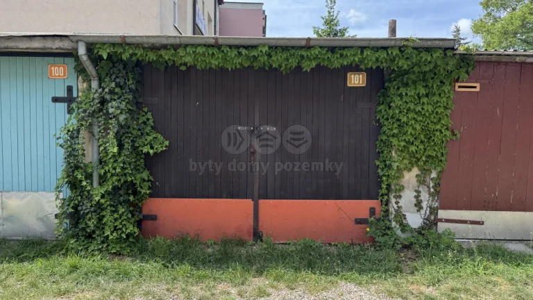 Pronájem garáže, 17 m², Slaný, ul. Balasova