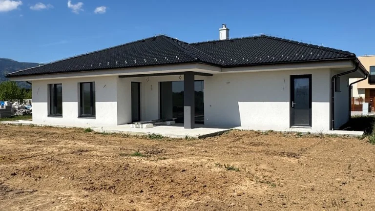Rodinny dom 4i + garáž