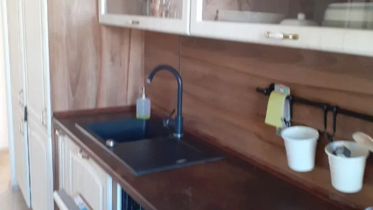 REZERVOVANÉ Na prenájom 3-izbový byt s terasou a garážou, no