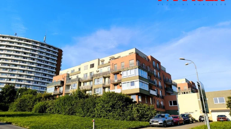 Pronájem bytu 1+kk s lodží, ul. Na Honech, Zlín